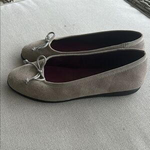 AEROSOLES Taupe Suede Flats with Decorative Bows